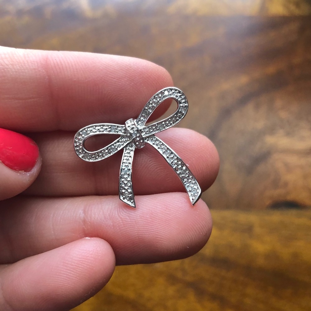Diamond Bow Charm 💎